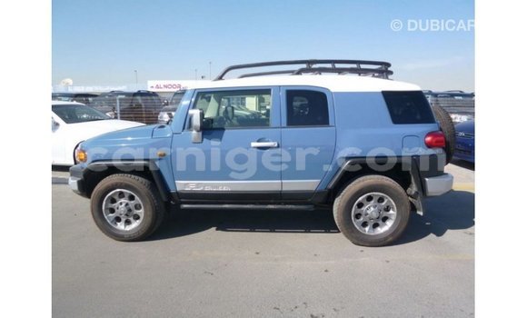 Sayi Imported Toyota FJ Cruiser Blue Mota in Import - Dubai a Agadez Sayi Imported Toyota FJ Cruiser Blue Mota in Import - Dubai a Agadez