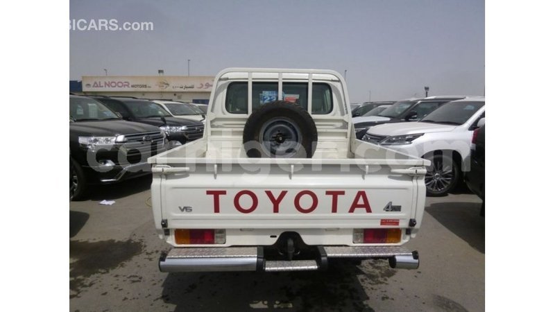 Big with watermark toyota land cruiser agadez import dubai 6025