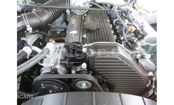 Acheter Import Utilitaire Toyota Land Cruiser Blanc à Import - Dubai, Agadez Acheter Import Utilitaire Toyota Land Cruiser Blanc à Import - Dubai, Agadez