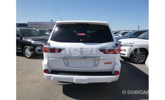 Sayi Imported Lexus LX White Mota in Import - Dubai a Agadez Sayi Imported Lexus LX White Mota in Import - Dubai a Agadez