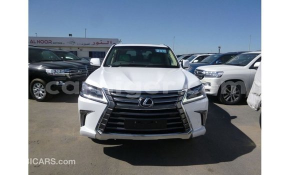 Sayi Imported Lexus LX White Mota in Import - Dubai a Agadez Sayi Imported Lexus LX White Mota in Import - Dubai a Agadez