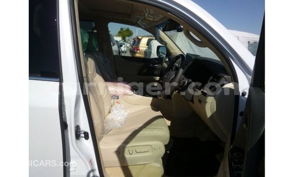 Sayi Imported Lexus LX White Mota in Import - Dubai a Agadez Sayi Imported Lexus LX White Mota in Import - Dubai a Agadez