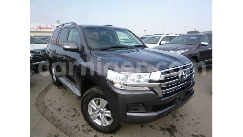 Big with watermark toyota land cruiser agadez import dubai 6036