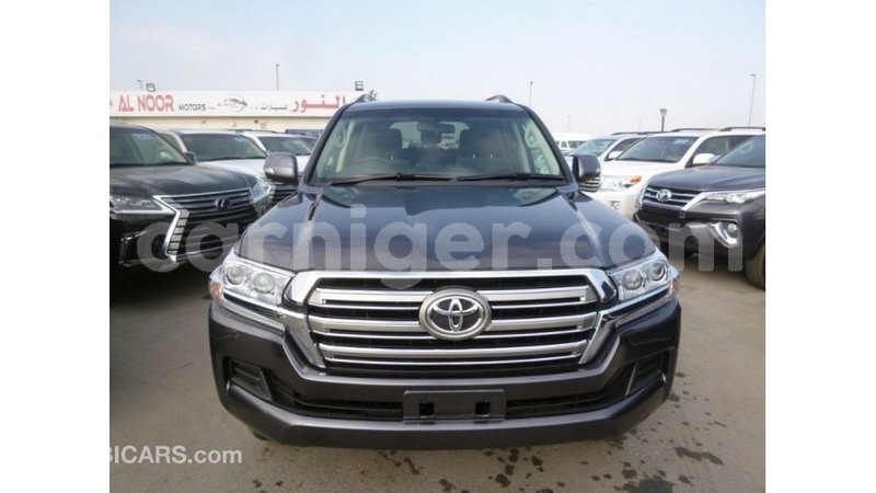 Big with watermark toyota land cruiser agadez import dubai 6036