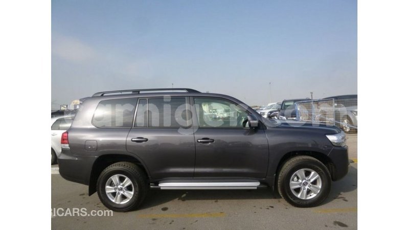 Big with watermark toyota land cruiser agadez import dubai 6036