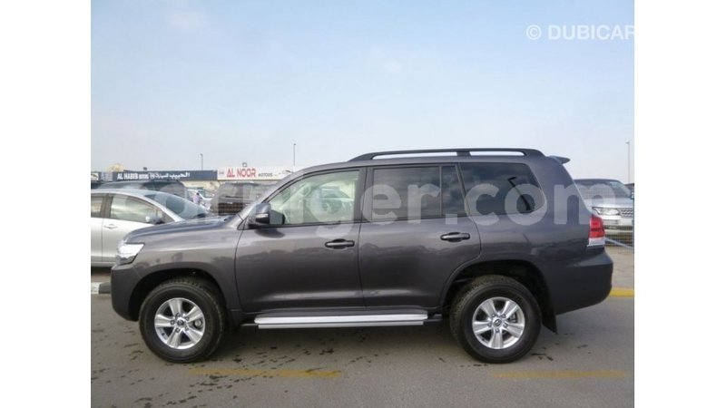 Big with watermark toyota land cruiser agadez import dubai 6036