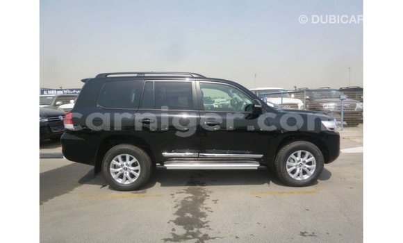 Acheter Import Utilitaire Toyota Land Cruiser Noir à Import - Dubai, Agadez Acheter Import Utilitaire Toyota Land Cruiser Noir à Import - Dubai, Agadez