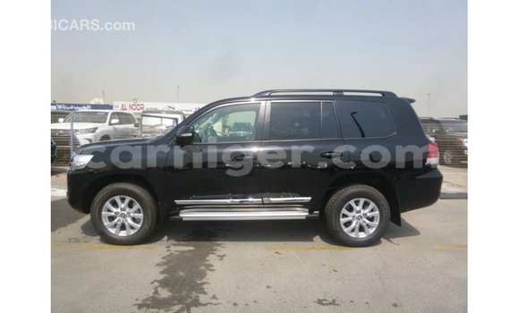 Acheter Import Utilitaire Toyota Land Cruiser Noir à Import - Dubai, Agadez Acheter Import Utilitaire Toyota Land Cruiser Noir à Import - Dubai, Agadez