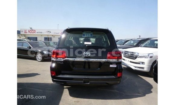 Acheter Import Utilitaire Toyota Land Cruiser Noir à Import - Dubai, Agadez Acheter Import Utilitaire Toyota Land Cruiser Noir à Import - Dubai, Agadez