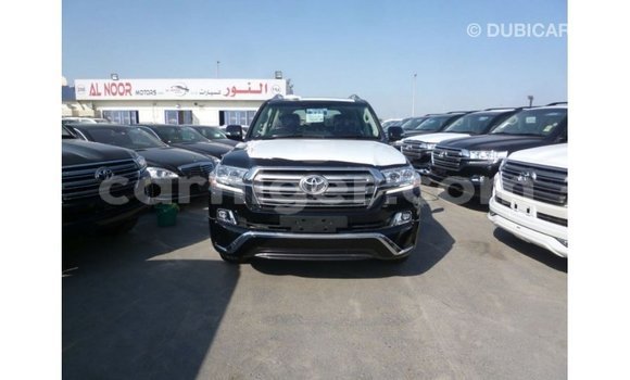 Acheter Import Utilitaire Toyota Land Cruiser Noir à Import - Dubai, Agadez Acheter Import Utilitaire Toyota Land Cruiser Noir à Import - Dubai, Agadez