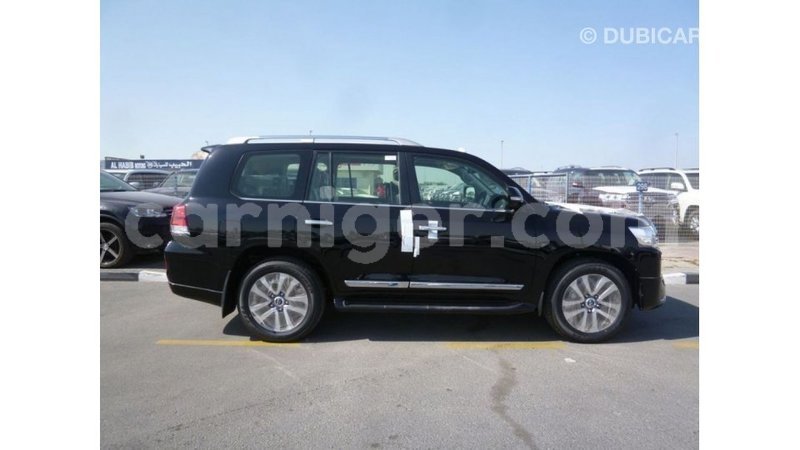 Big with watermark toyota land cruiser agadez import dubai 6039