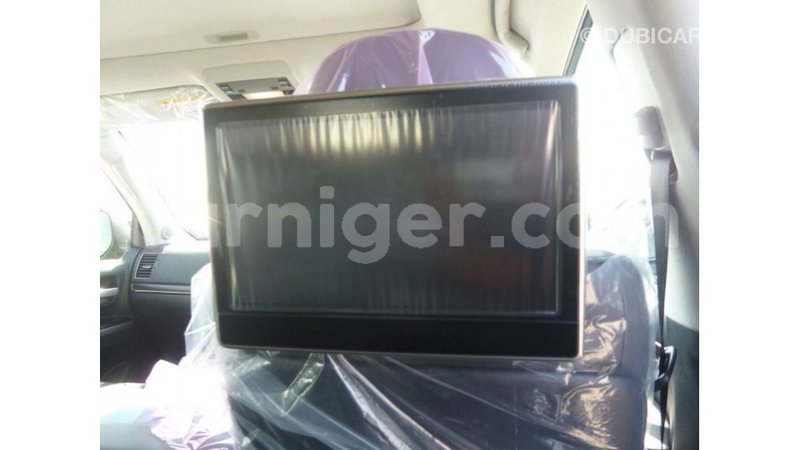 Big with watermark toyota land cruiser agadez import dubai 6039