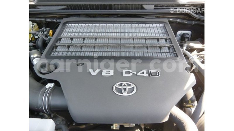 Big with watermark toyota land cruiser agadez import dubai 6039