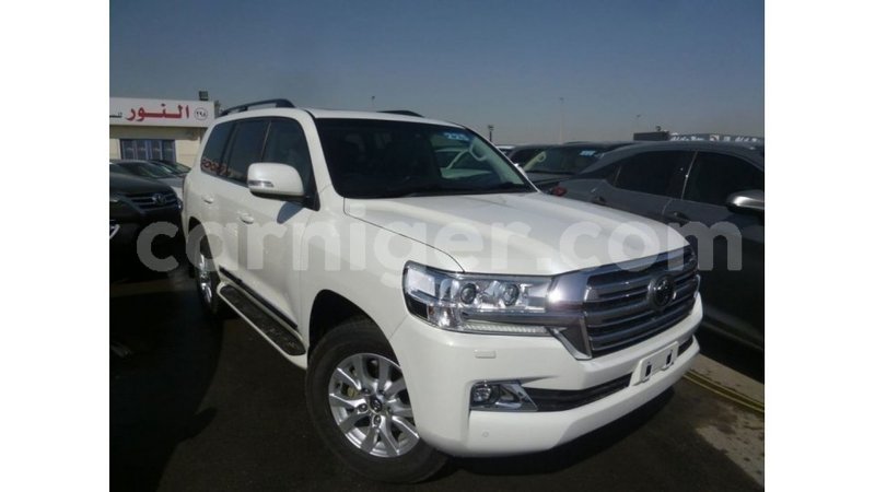 Big with watermark toyota land cruiser agadez import dubai 6040