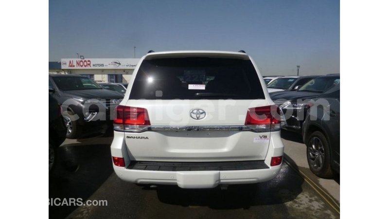 Big with watermark toyota land cruiser agadez import dubai 6040