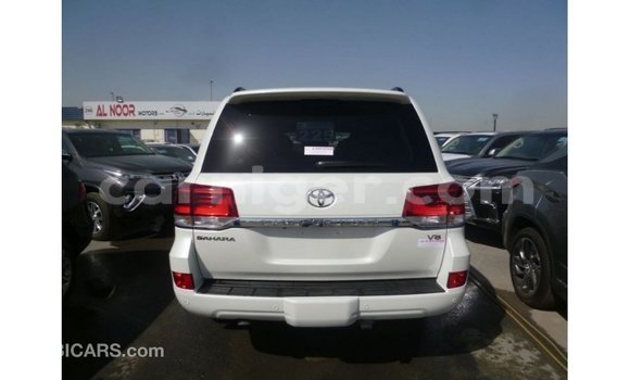 Buy Import Toyota Land Cruiser White Truck in Import - Dubai in Agadez Buy Import Toyota Land Cruiser White Truck in Import - Dubai in Agadez