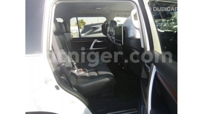 Big with watermark toyota land cruiser agadez import dubai 6040