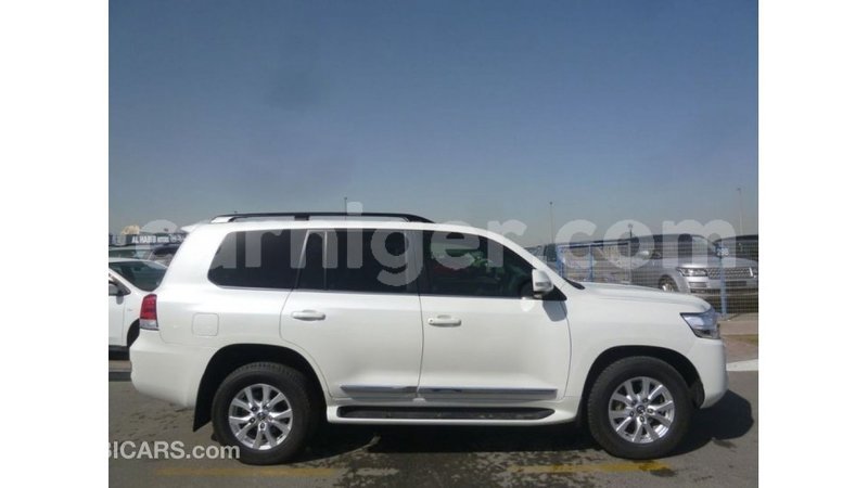 Big with watermark toyota land cruiser agadez import dubai 6040