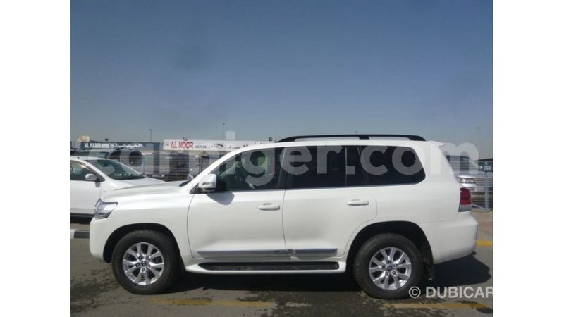 Big with watermark toyota land cruiser agadez import dubai 6040