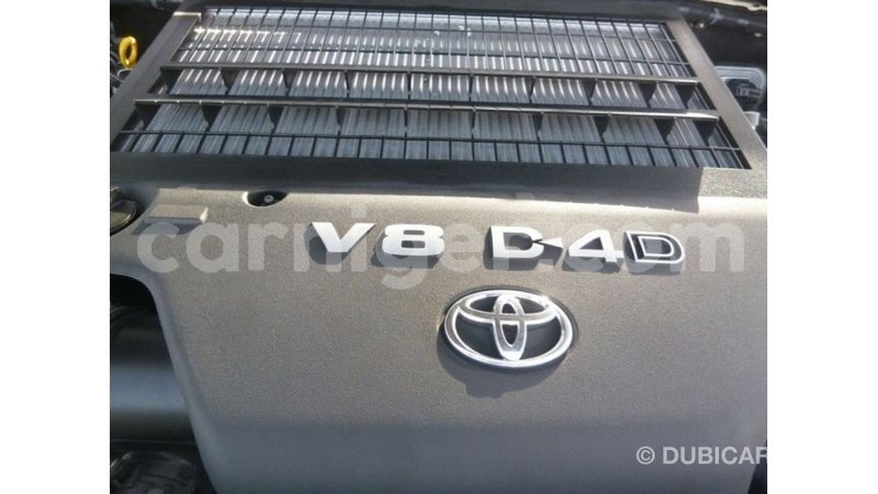 Big with watermark toyota land cruiser agadez import dubai 6040