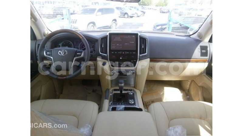 Big with watermark toyota land cruiser agadez import dubai 6041