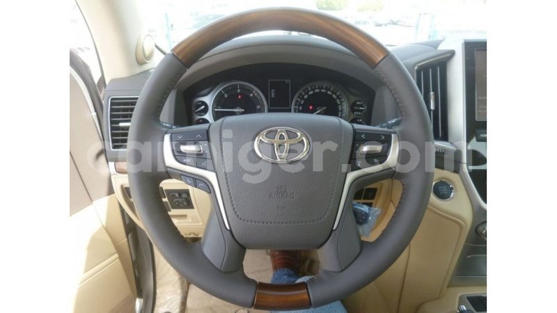 Big with watermark toyota land cruiser agadez import dubai 6041