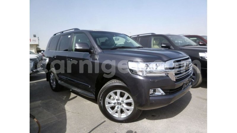 Big with watermark toyota land cruiser agadez import dubai 6042