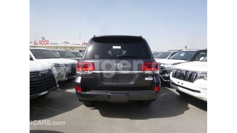 Big with watermark toyota land cruiser agadez import dubai 6042