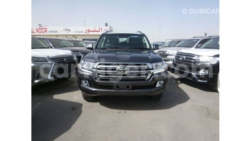 Big with watermark toyota land cruiser agadez import dubai 6042