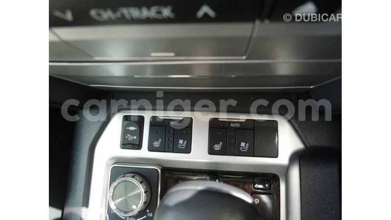 Big with watermark toyota land cruiser agadez import dubai 6042