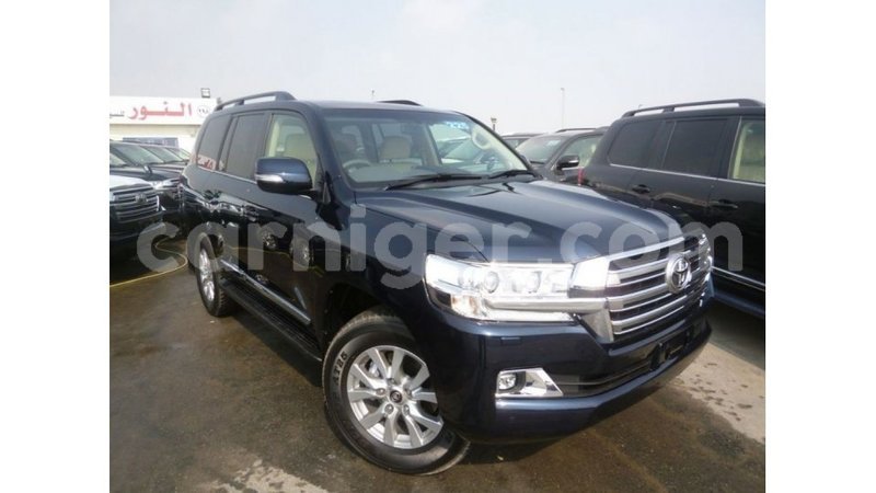 Big with watermark toyota land cruiser agadez import dubai 6043