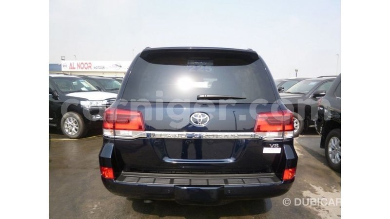 Big with watermark toyota land cruiser agadez import dubai 6043