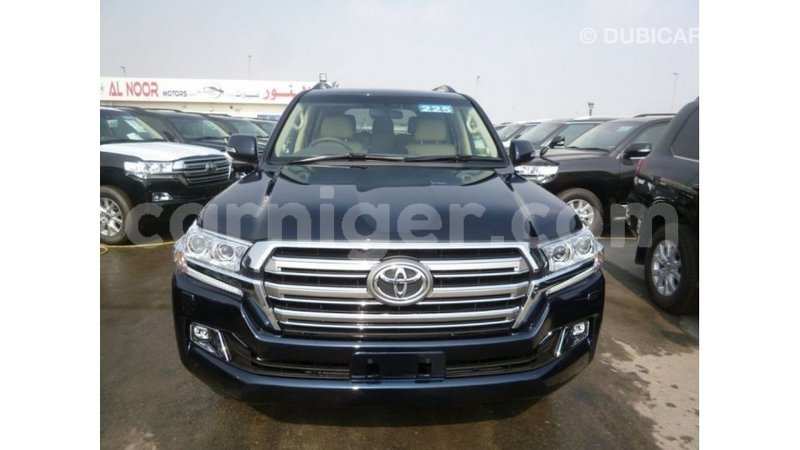 Big with watermark toyota land cruiser agadez import dubai 6043