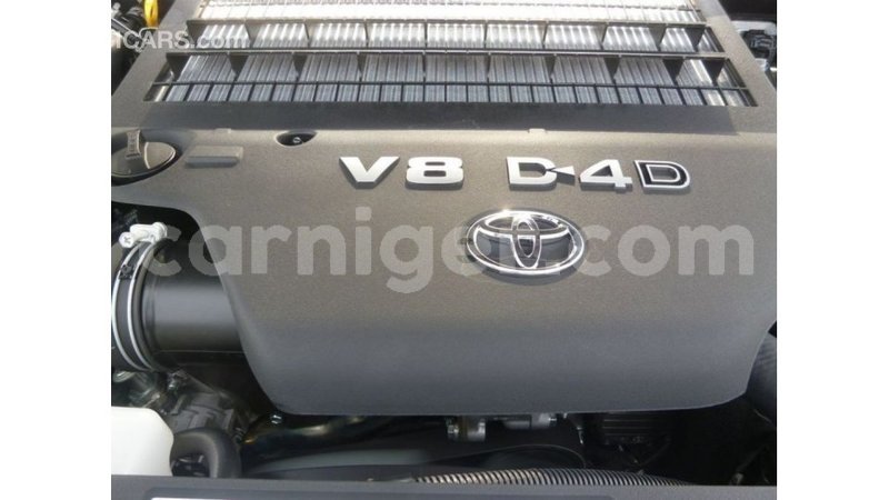 Big with watermark toyota land cruiser agadez import dubai 6043