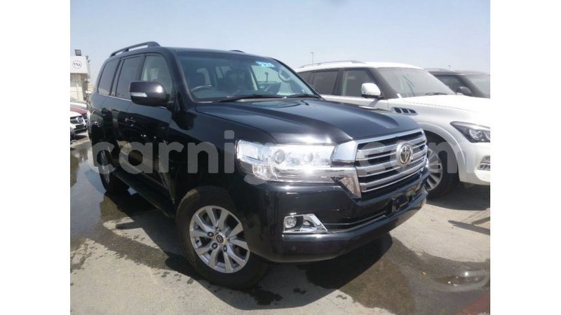 Big with watermark toyota land cruiser agadez import dubai 6044