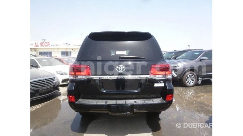 Big with watermark toyota land cruiser agadez import dubai 6044