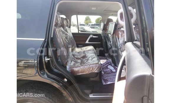 Buy Import Toyota Land Cruiser Black Truck in Import - Dubai in Agadez Buy Import Toyota Land Cruiser Black Truck in Import - Dubai in Agadez