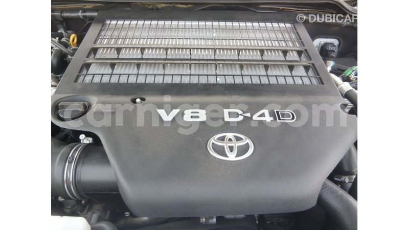 Big with watermark toyota land cruiser agadez import dubai 6044