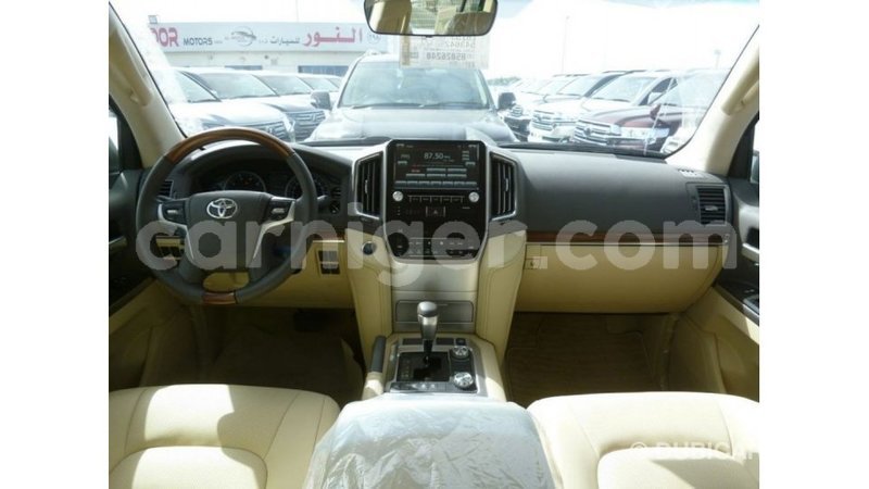 Big with watermark toyota land cruiser agadez import dubai 6045