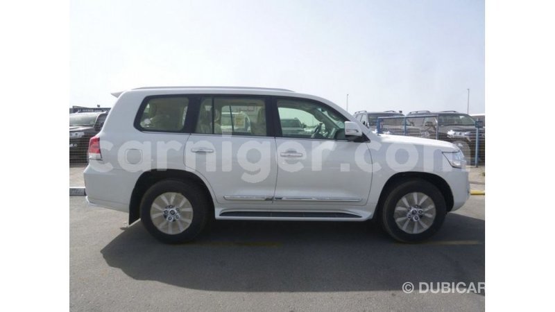 Big with watermark toyota land cruiser agadez import dubai 6045