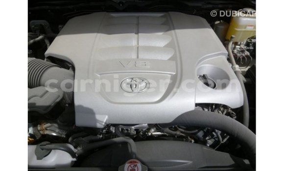 Acheter Import Utilitaire Toyota Land Cruiser Blanc à Import - Dubai, Agadez Acheter Import Utilitaire Toyota Land Cruiser Blanc à Import - Dubai, Agadez
