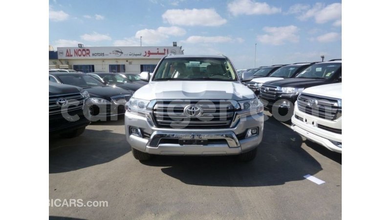 Big with watermark toyota land cruiser agadez import dubai 6046