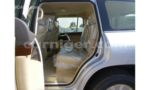 اشتري Imported Toyota Land Cruiser Other شاحنة في Import - Dubai في أغاديز اشتري Imported Toyota Land Cruiser Other شاحنة في Import - Dubai في أغاديز