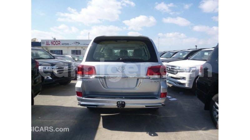 Big with watermark toyota land cruiser agadez import dubai 6047