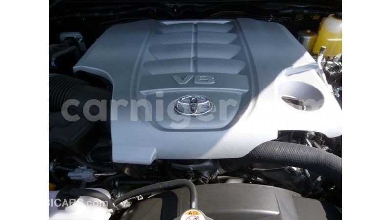 Big with watermark toyota land cruiser agadez import dubai 6047