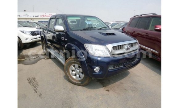 Sayi Imported Toyota Hilux Blue Mota in Import - Dubai a Agadez Sayi Imported Toyota Hilux Blue Mota in Import - Dubai a Agadez