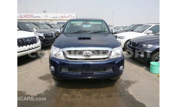 Sayi Imported Toyota Hilux Blue Mota in Import - Dubai a Agadez Sayi Imported Toyota Hilux Blue Mota in Import - Dubai a Agadez