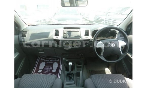 Sayi Imported Toyota Hilux Blue Mota in Import - Dubai a Agadez Sayi Imported Toyota Hilux Blue Mota in Import - Dubai a Agadez