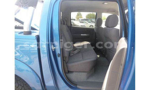Sayi Imported Toyota Hilux Blue Mota in Import - Dubai a Agadez Sayi Imported Toyota Hilux Blue Mota in Import - Dubai a Agadez