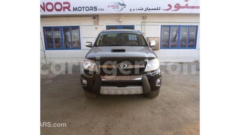 Big with watermark toyota hilux agadez import dubai 6053